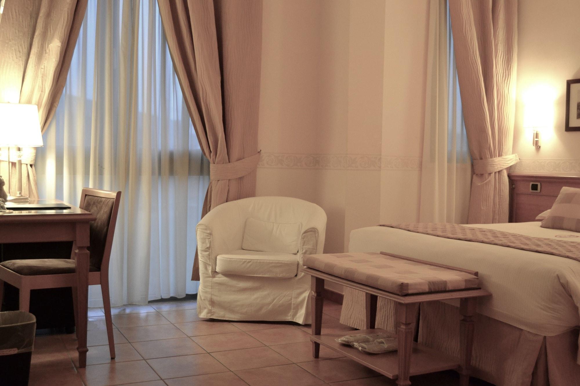 Seccy Boutique Art & Museum Fiumicino