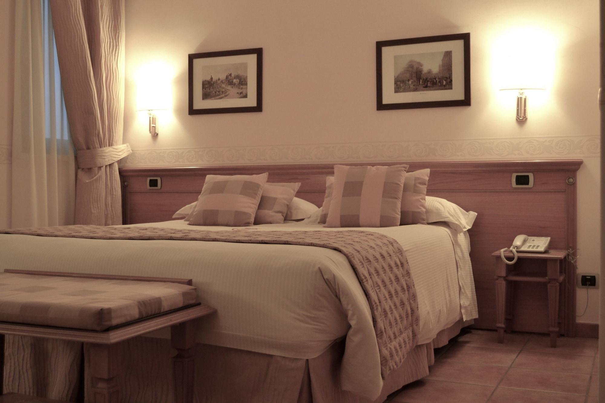 Seccy Boutique Art & Museum Hotel 4*