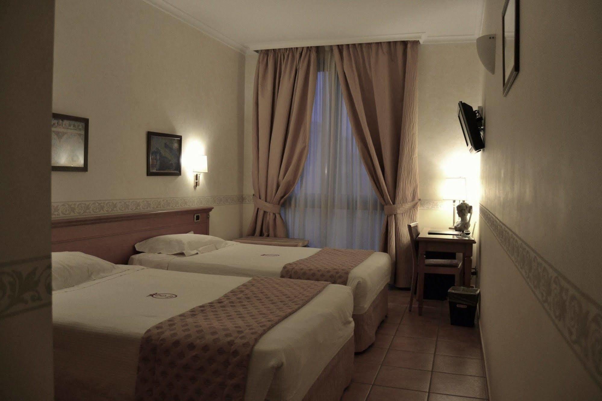 Hotel Seccy Boutique Art & Museum 4*